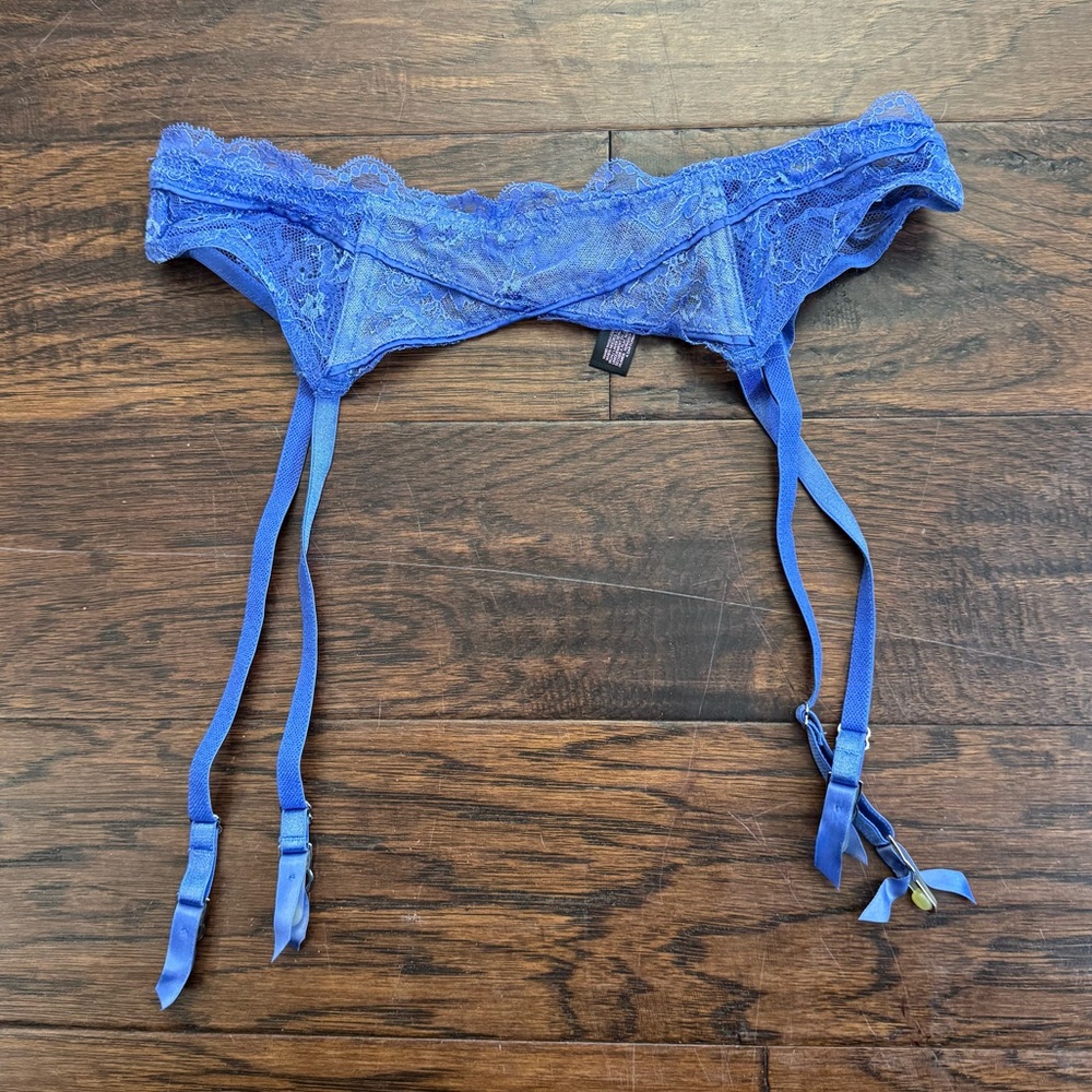 Victoria’s Secret sexy periwinkle lace garter belt lingerie 💜